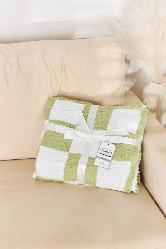 Cuddley Checkered Decorative Throw Blanket - Cute Little Wish